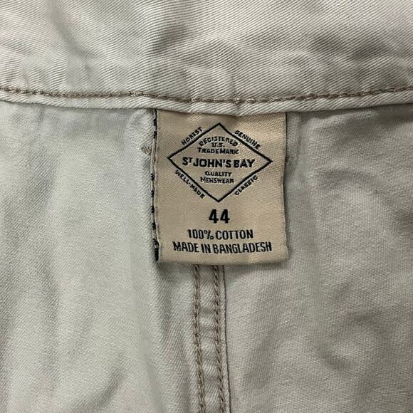 St. John's Bay Men's Cargo Shorts Size 44 Beige 6.5" Inseam 6 Pocket - Picture 3 of 9